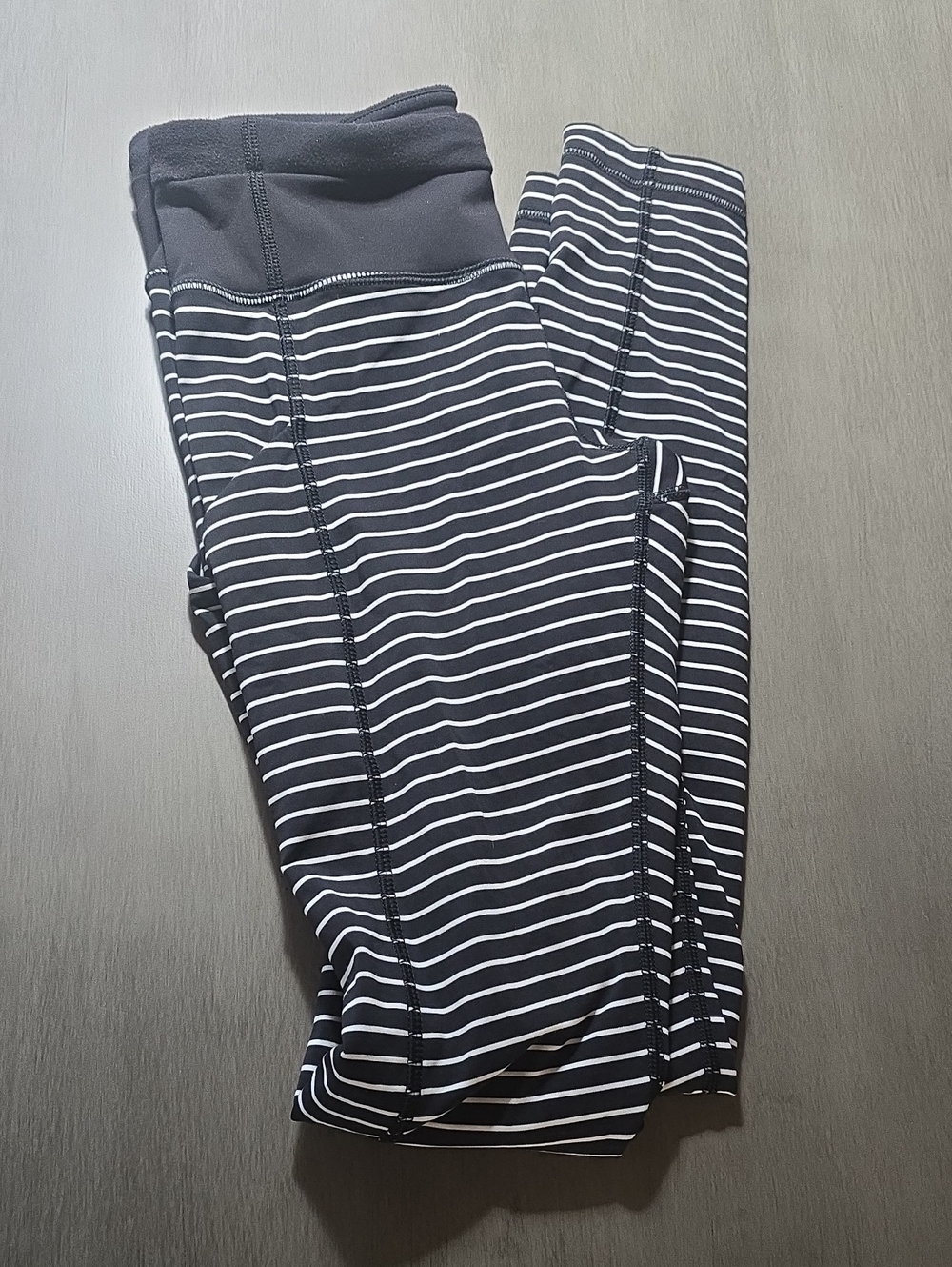 Speed tight parallel stripe LULULEMON SIZEโฆ